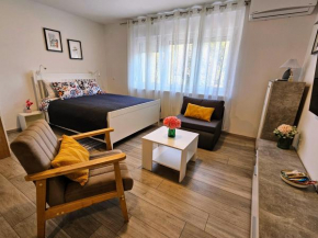 Studio apartman Mirta II